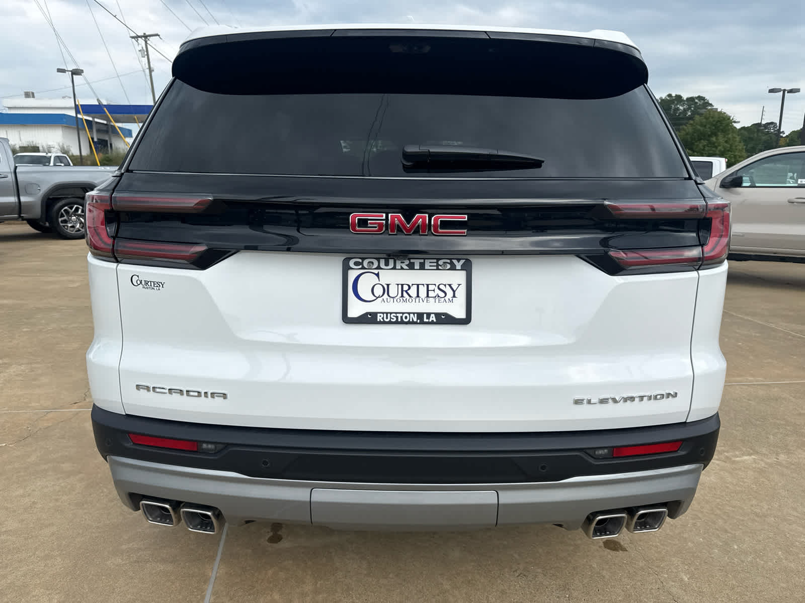 2026 GMC Acadia Elevation