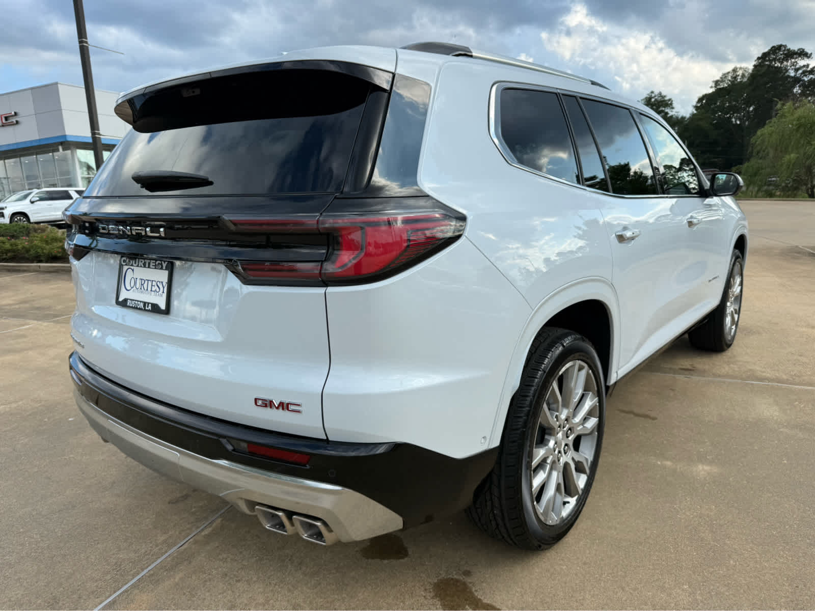 2026 GMC Acadia Denali