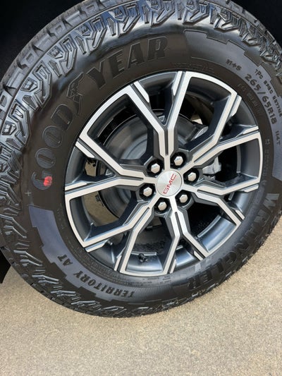 2026 GMC Acadia AT4