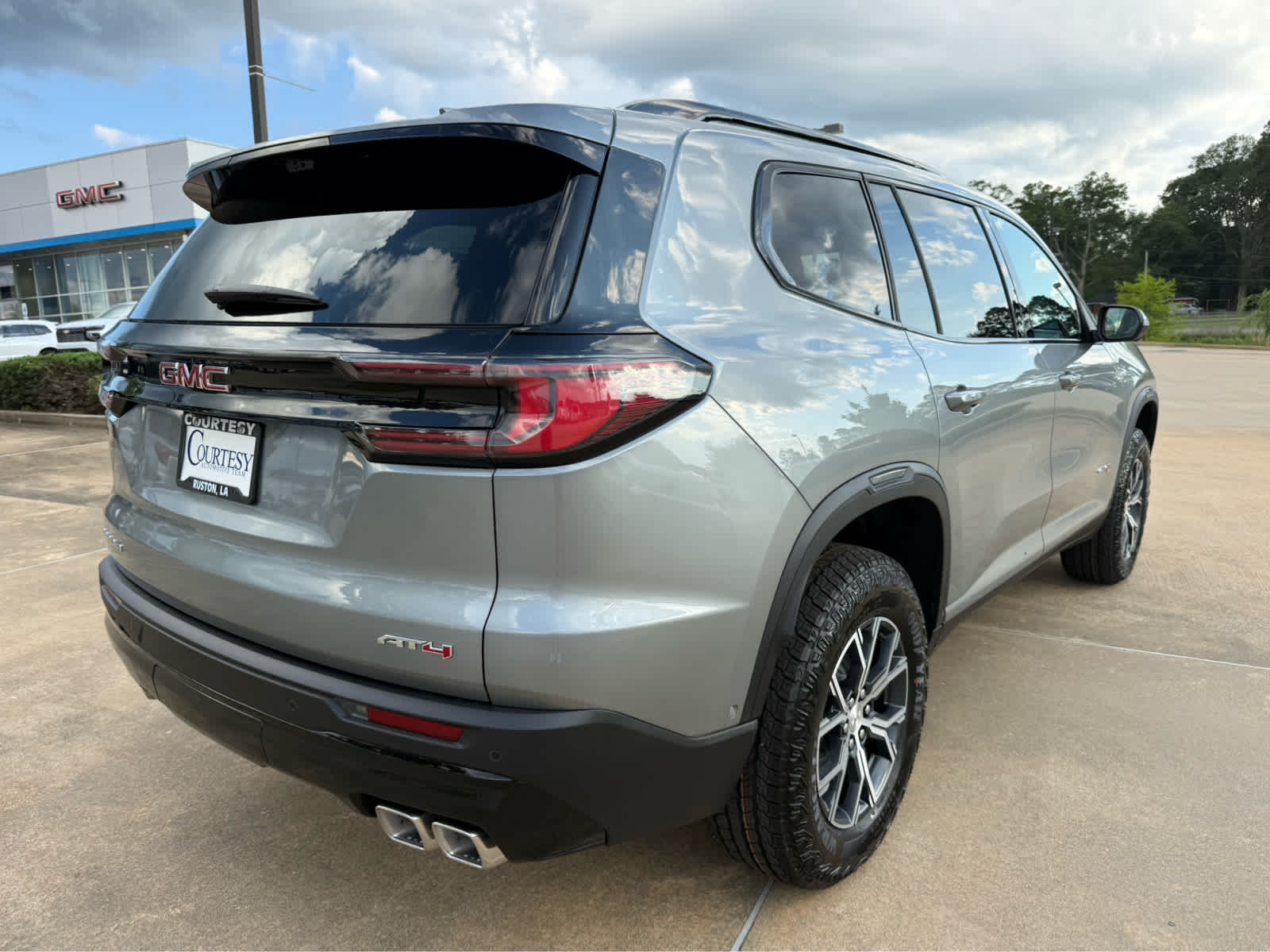 2026 GMC Acadia AT4