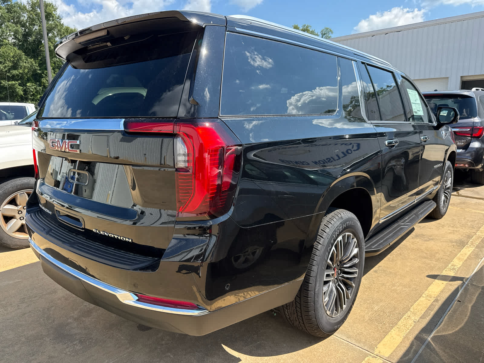 2026 GMC Yukon XL Elevation