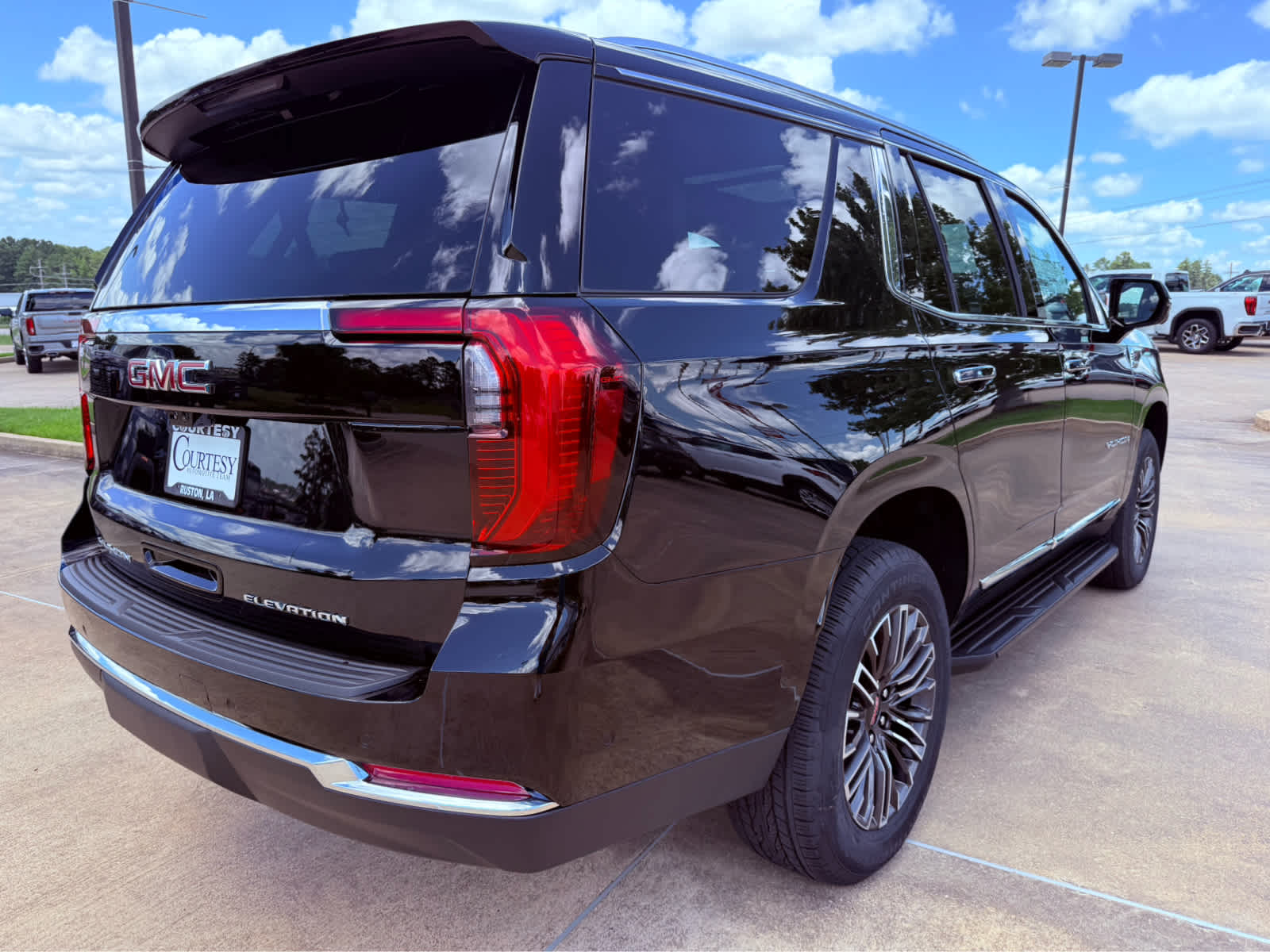 2026 GMC Yukon Elevation