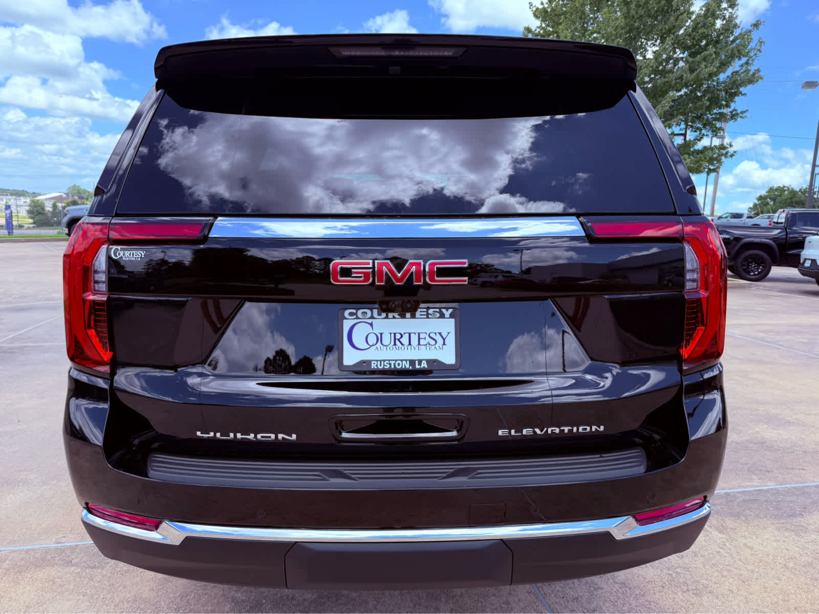 2026 GMC Yukon Elevation