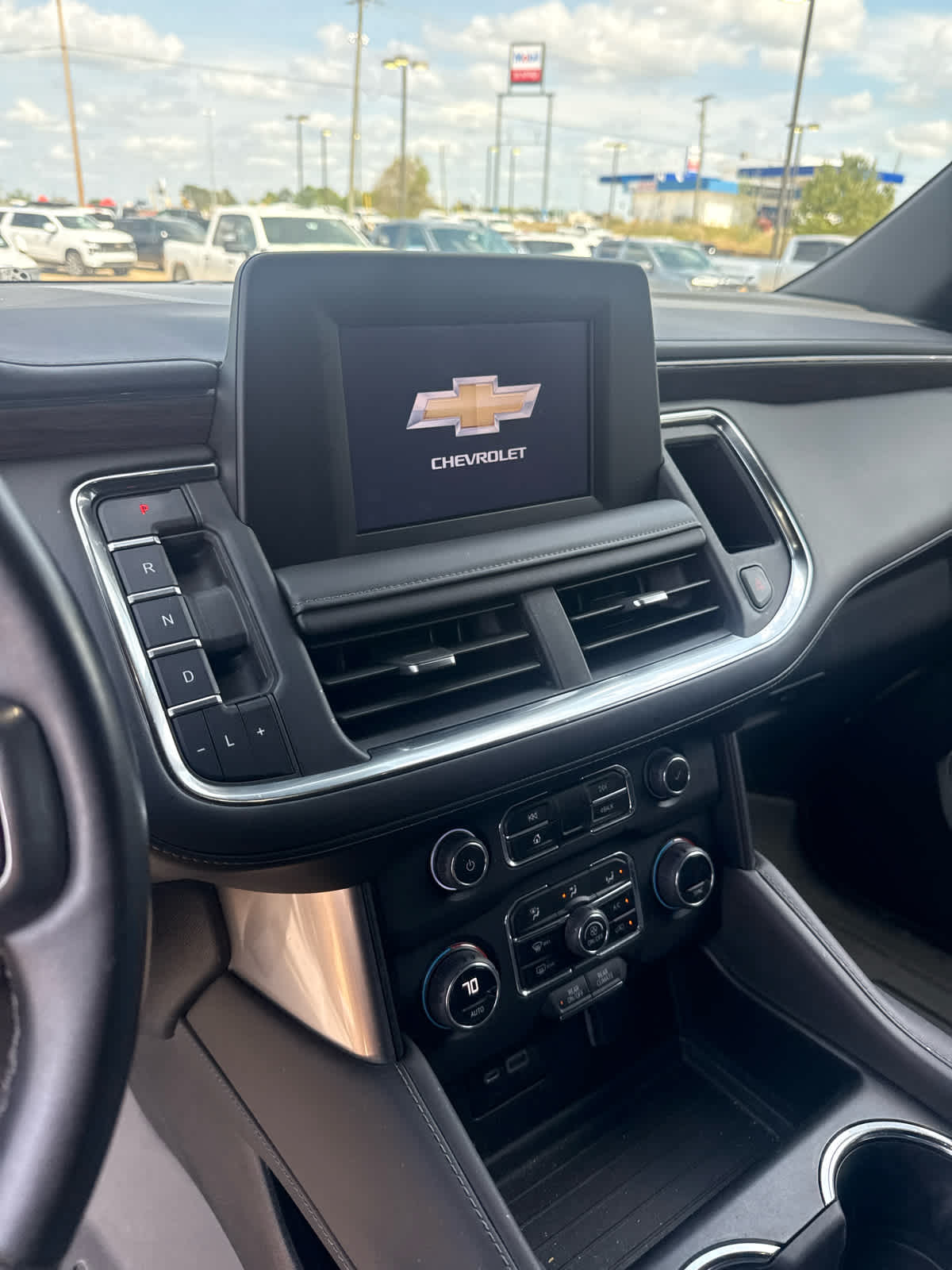 2023 Chevrolet Suburban LS