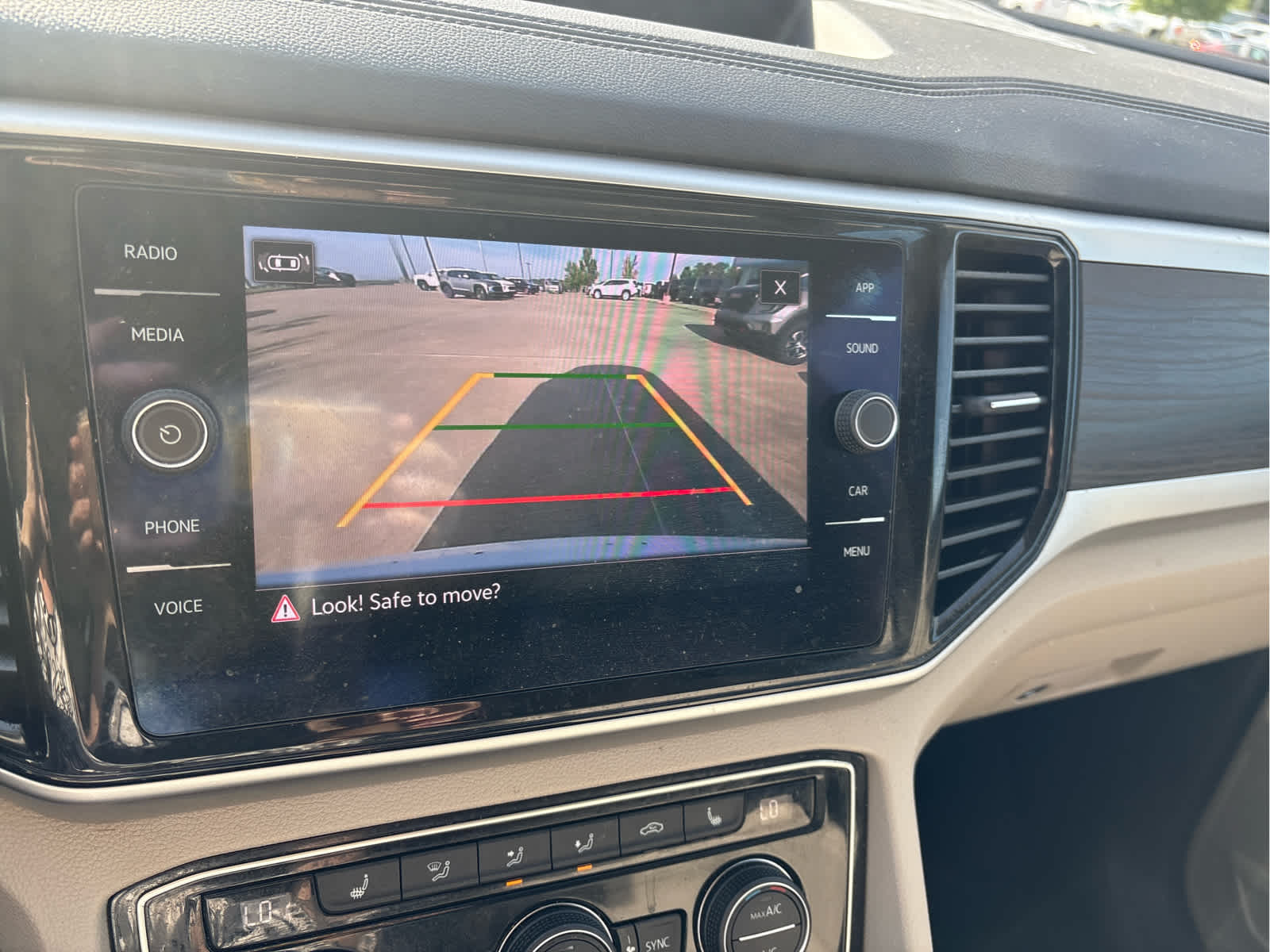 2022 Volkswagen Atlas 2.0T SE w/Technology