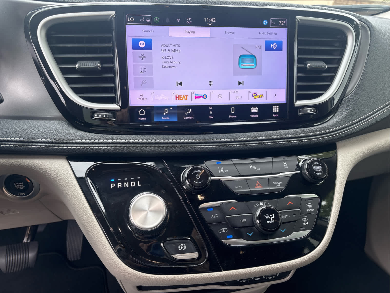 2024 Chrysler Pacifica Hybrid Select
