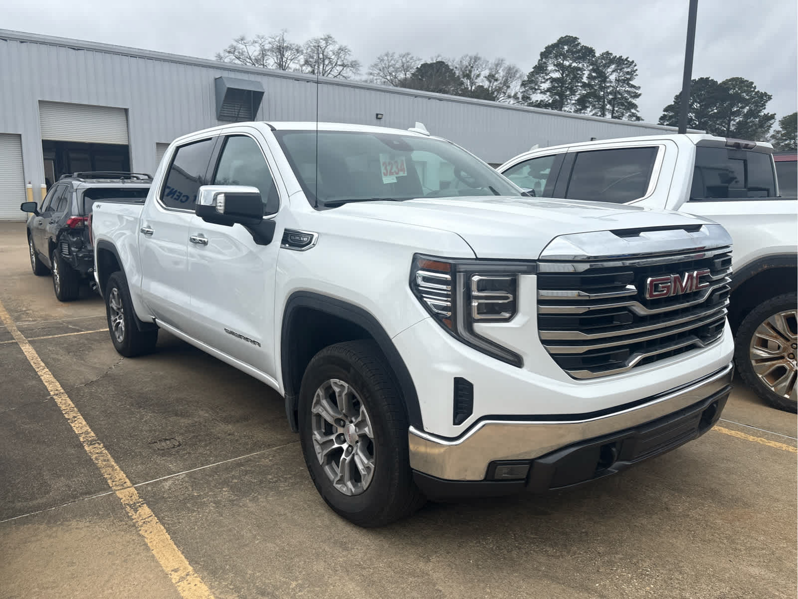 2025 GMC Sierra 1500 SLT