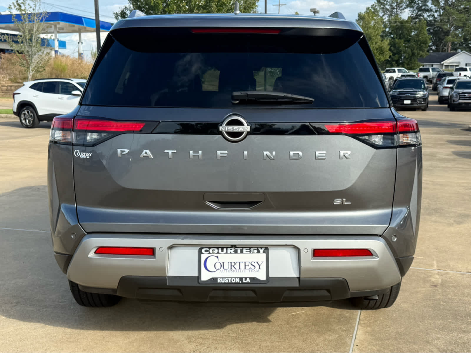 2025 Nissan Pathfinder SL