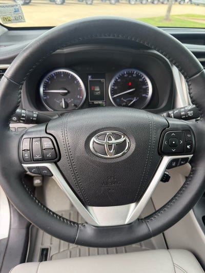 2019 Toyota Highlander SE