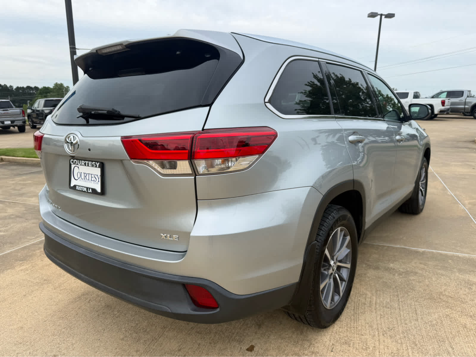 2019 Toyota Highlander SE