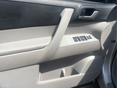2013 Toyota Highlander Base